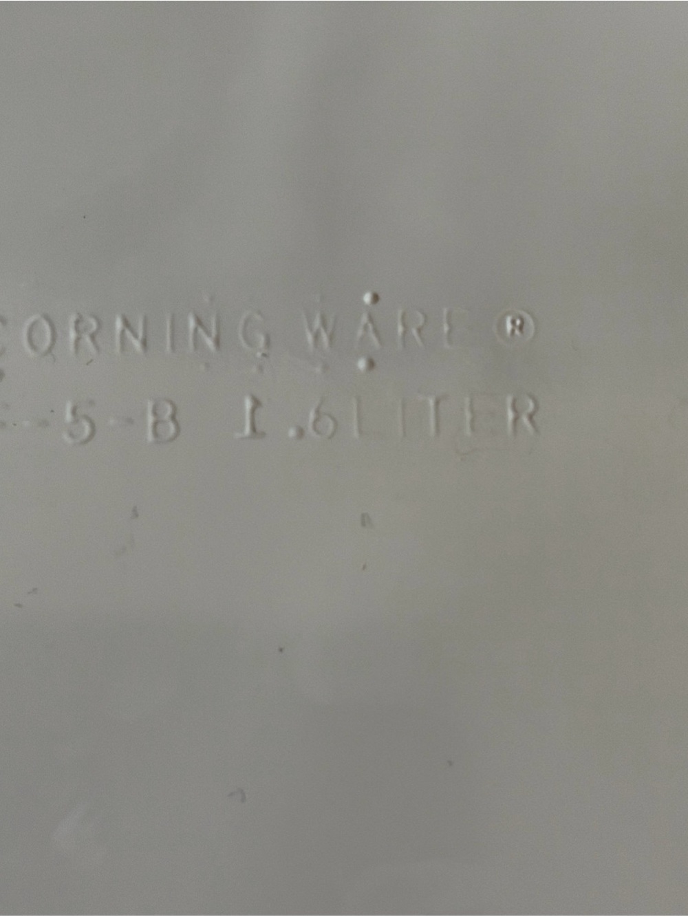 Corningware French White Round 1.5 Quart Baking Dish - Picture 2 of 3